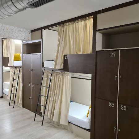 Hostel M-A Rooms Mate Мадрид Экстерьер фото