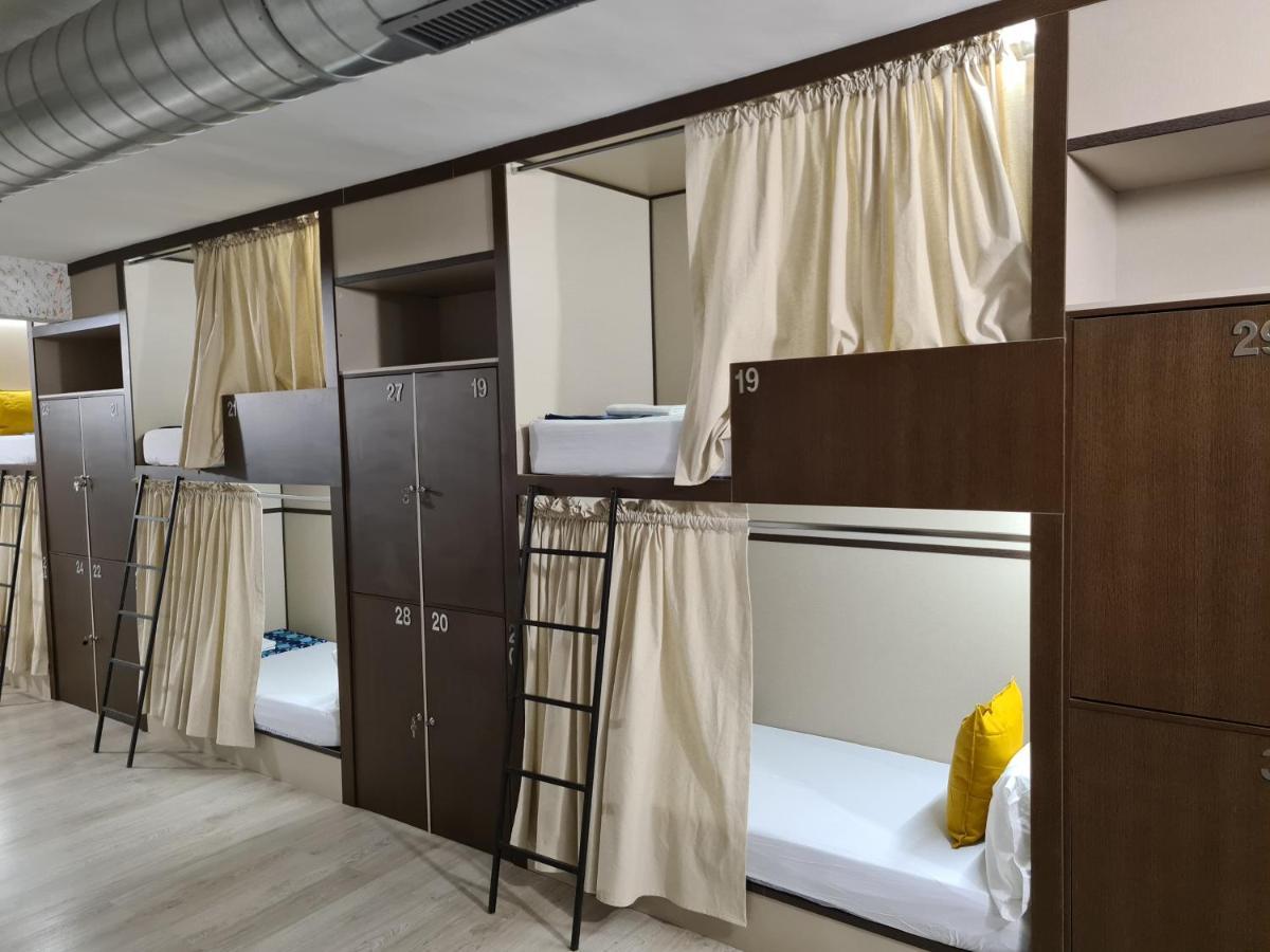 Hostel M-A Rooms Mate Мадрид Экстерьер фото