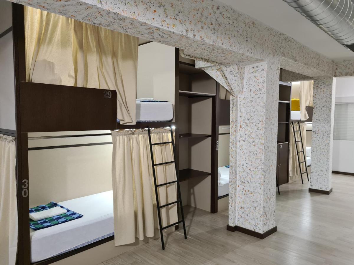 Hostel M-A Rooms Mate Мадрид Экстерьер фото