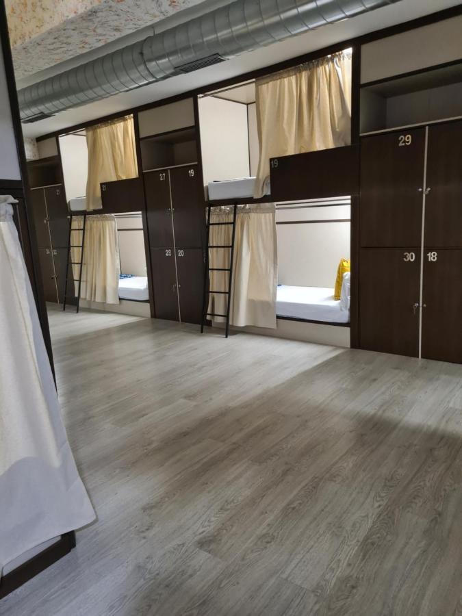 Hostel M-A Rooms Mate Мадрид Экстерьер фото