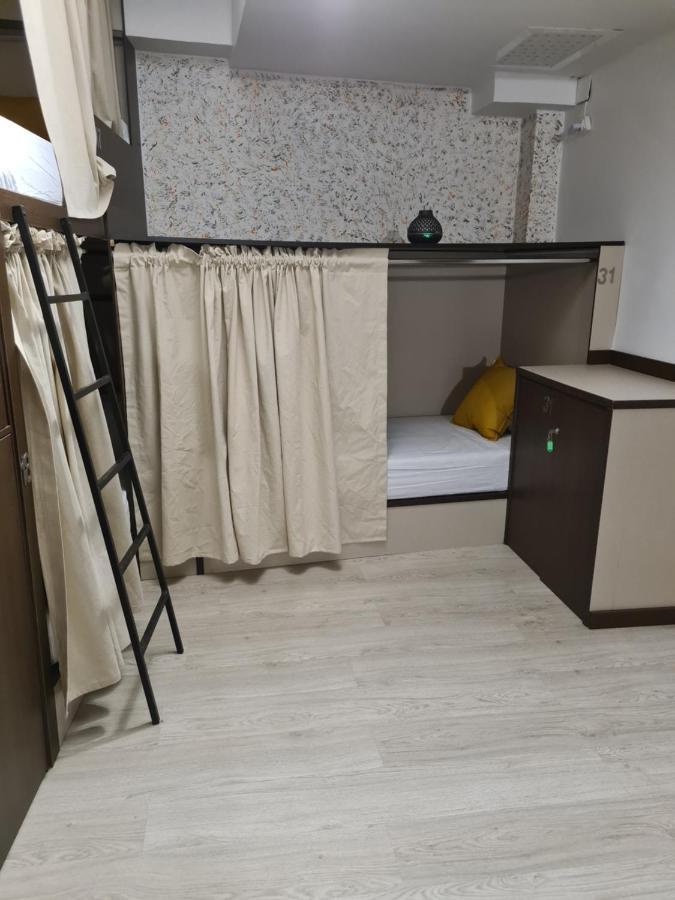 Hostel M-A Rooms Mate Мадрид Экстерьер фото